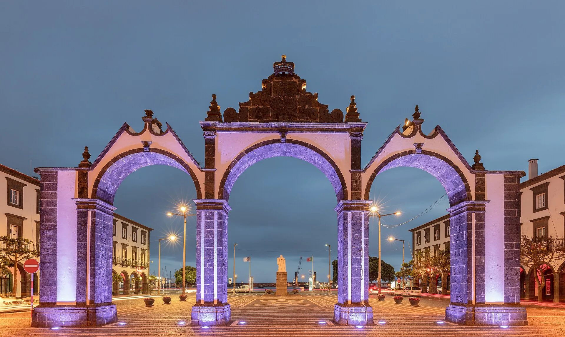 Portas da Cidade de nuit à Ponta Delgada, São Miguel, Açores